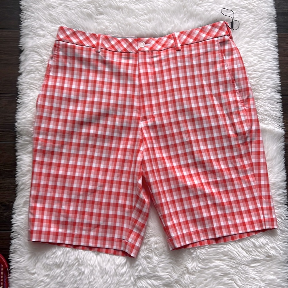 Men’s Walter Hagen NWT Flat front golf shorts SZ 36 Gripper waist/stretch fabric